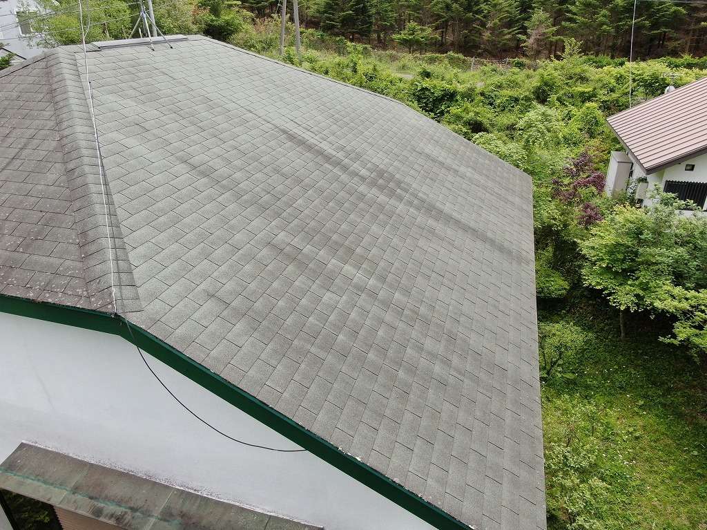 屋根　塗膜の劣化